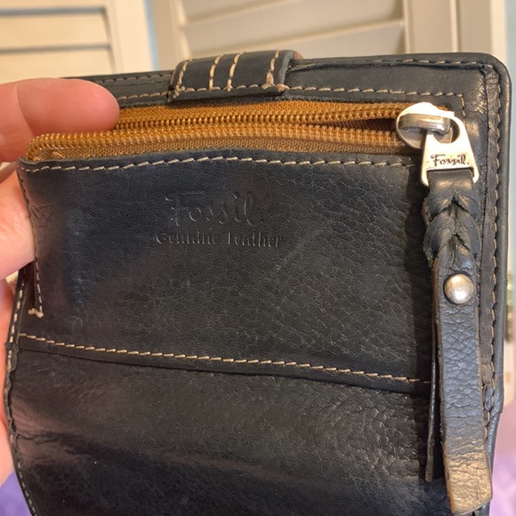 Fossil Navy and Mustard Leather Wallet - Picture 7 of 8